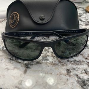 Black ray ban sunglasses